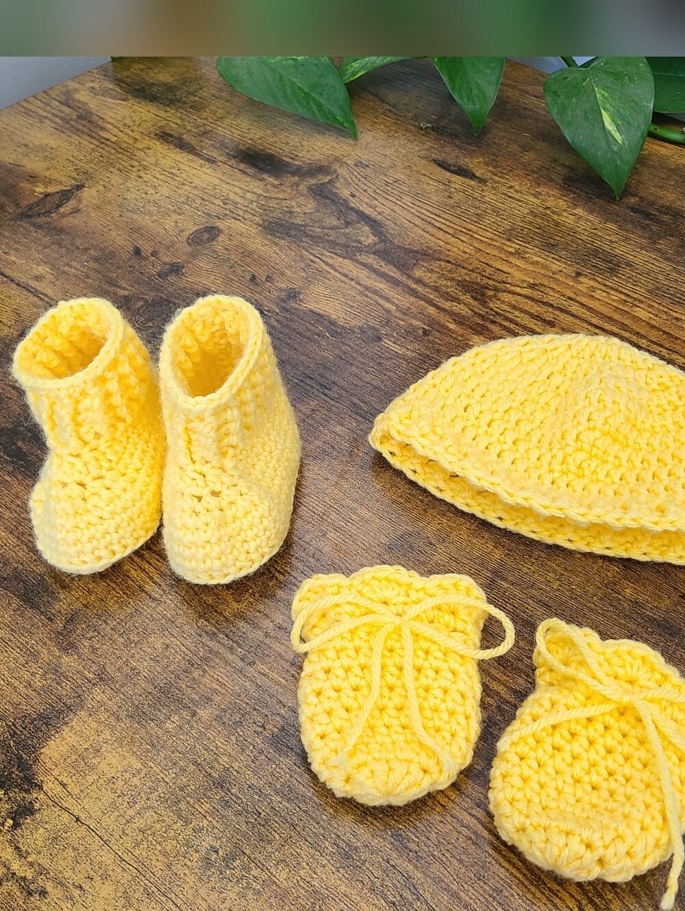 Reserved - Handmade Yellow Crochet Baby Hat & Booties Set - Kids Shoes - Picture 4 of 5